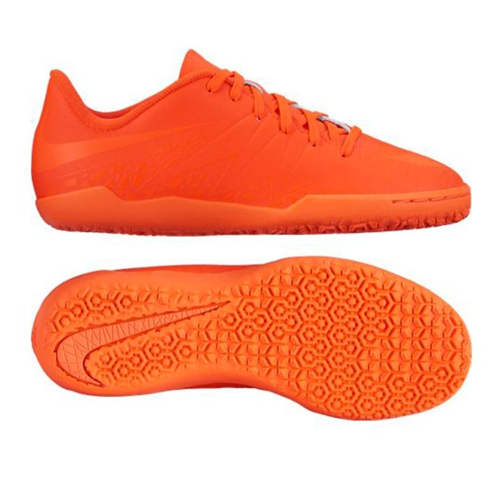 orange nike soccer shoes