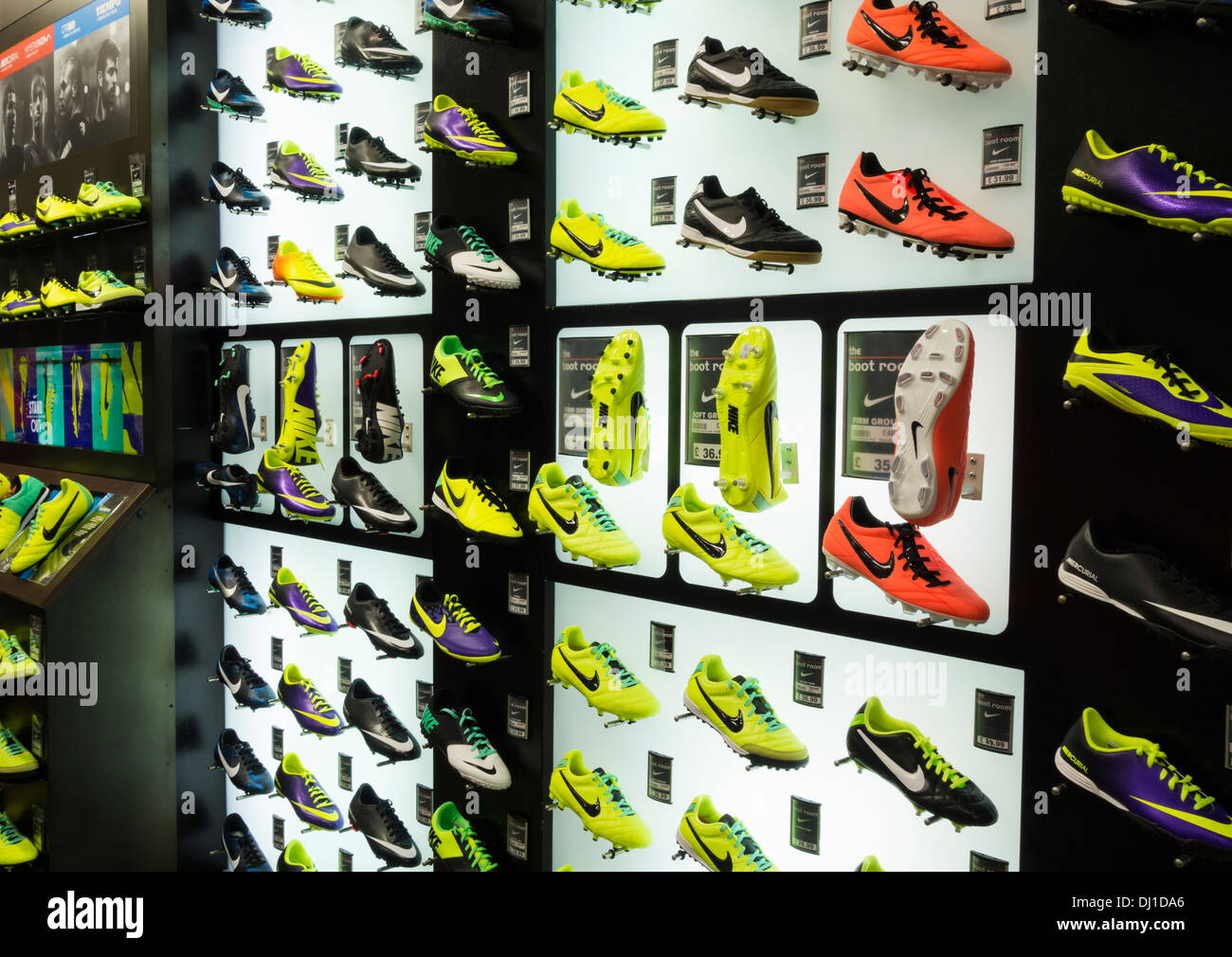 nike junior football boots sports direct