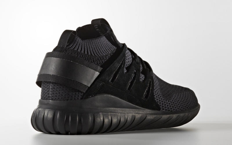 adidas primeknit triple black