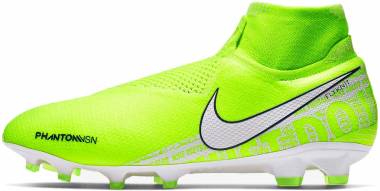 green nike soccer shoes