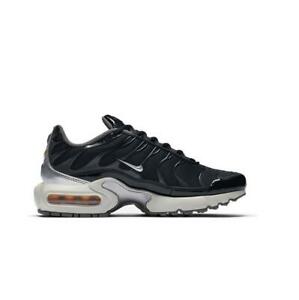 nike air max plus black junior