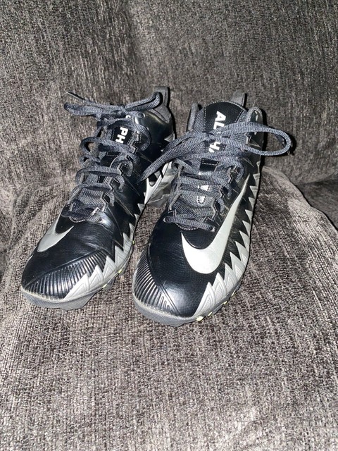 men's alpha menace shark football cleat