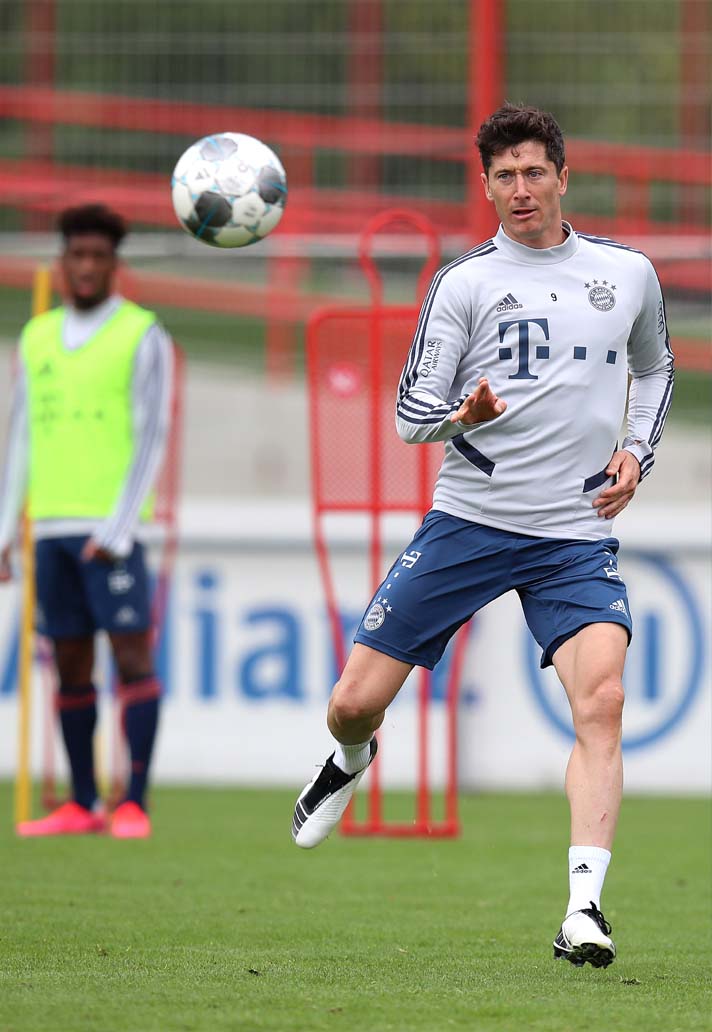 robert lewandowski football boots