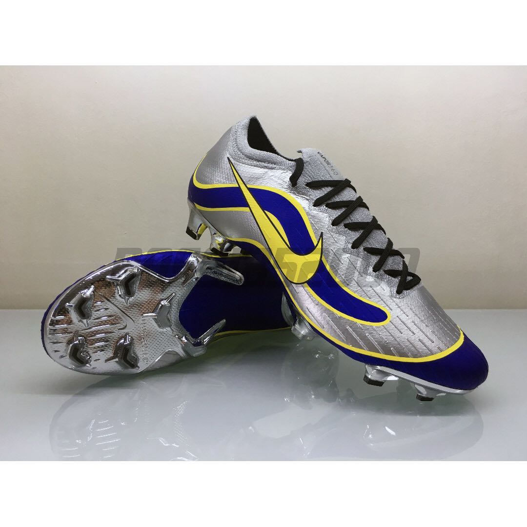 nike heritage football boots