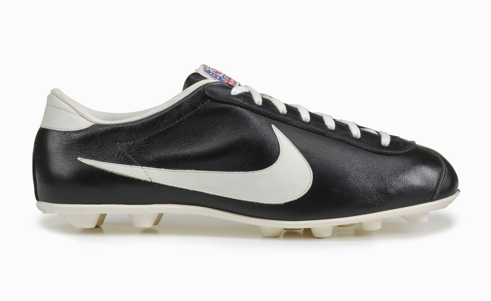 nike air football boots 1990's