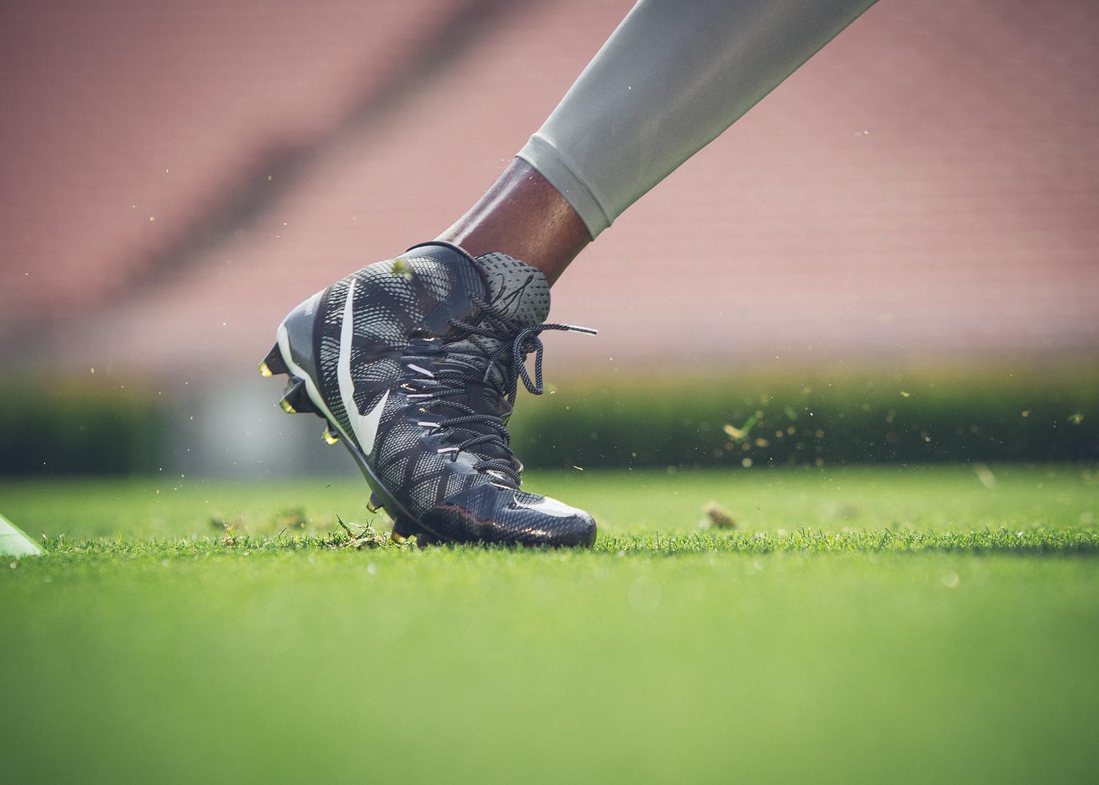 nike alpha speed cleats