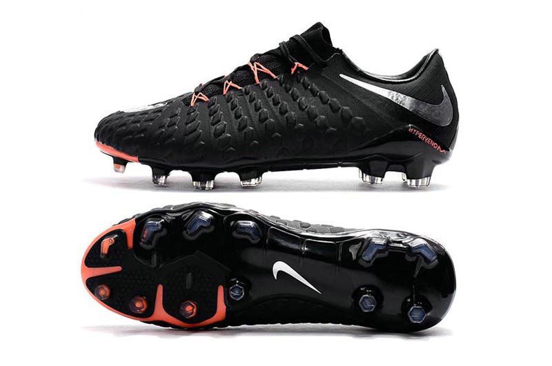 nike low cut football boots
