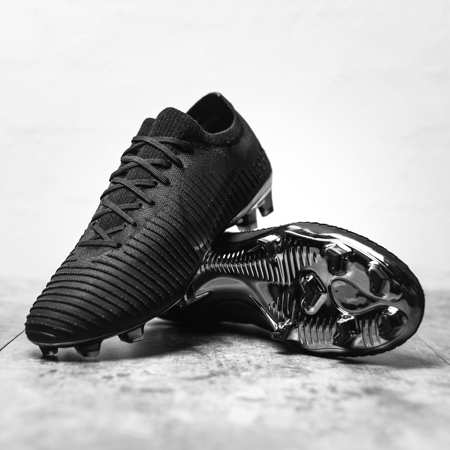 nike soccer cleats flyknit