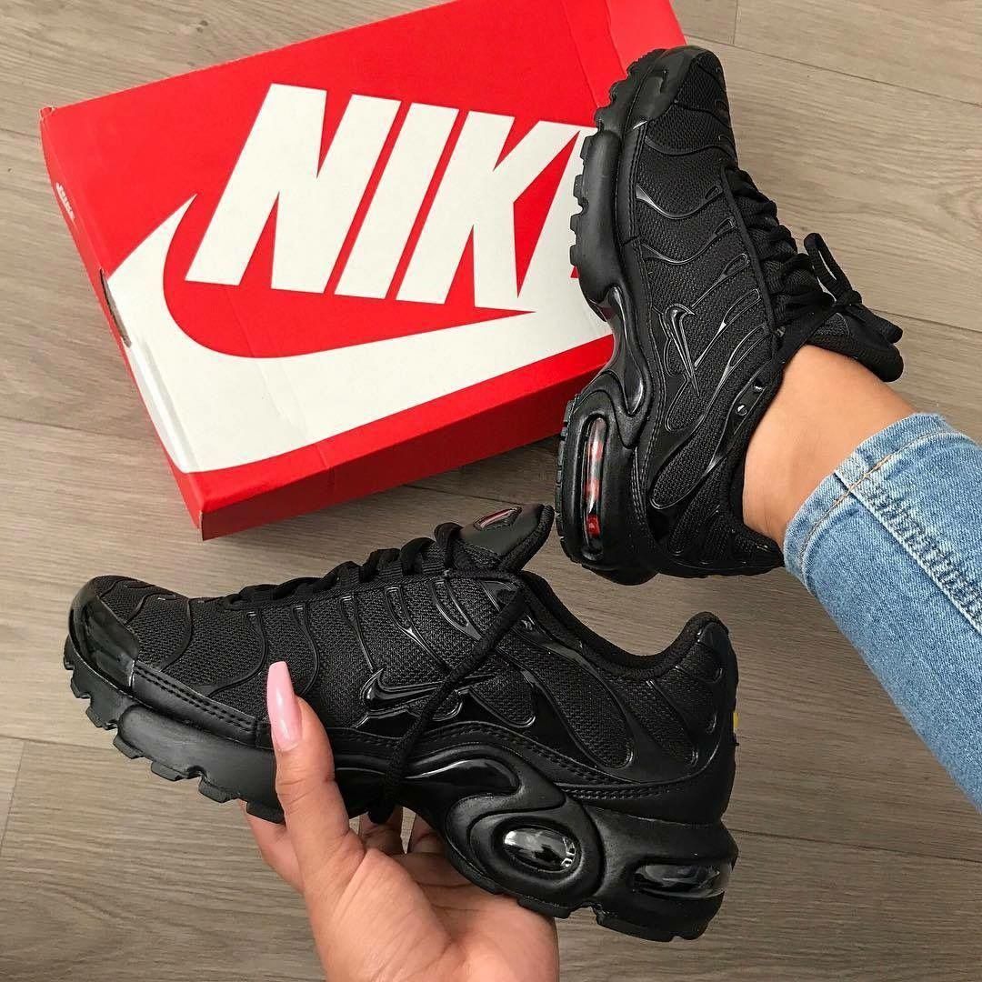 black on black nike tns