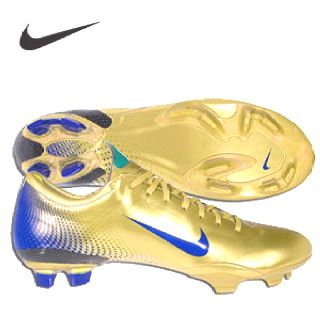 nike gold soccer shoes