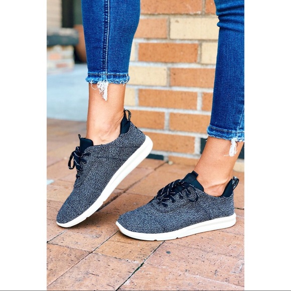 New Toms Terry Cloth Cabrillo Sneakers 
