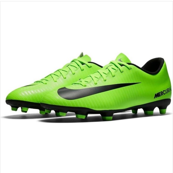 green nike soccer shoes