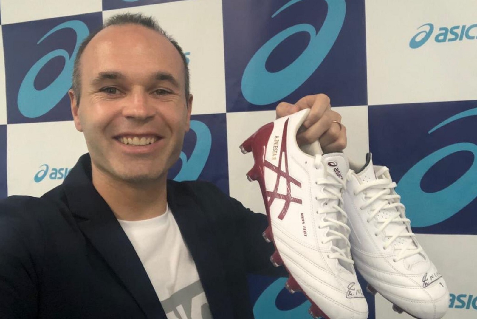 andres iniesta cleats