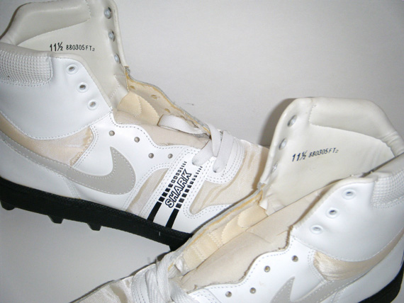 nike shark cleats 1990