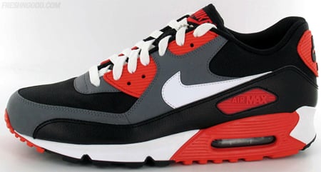 nike air max 90 black footlocker