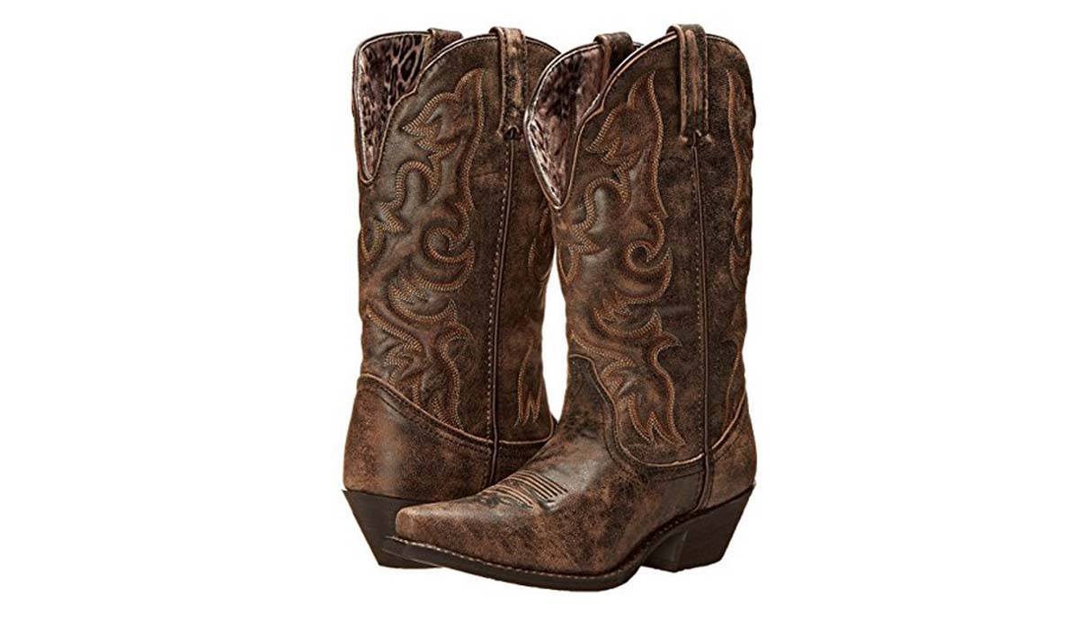 A Guide to Wide Calf Cowboy Boots: Who 